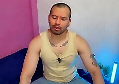 Mature bricklayer fucking a first-time twink