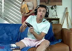 Valentina surprises her gamer boyfriend with deep throat and takes his creampie