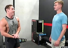 Imagine a FREE gym where you can fuck all of the exercisers!