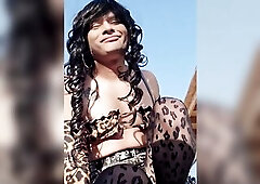 femboy playing with sex toy machine