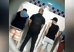 Espiando pelo buraco da fechadura - Parte 1