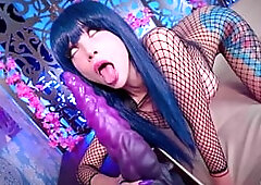 REAL SHAKING CLIMAX with a biggest sex tool HINATA UZUMAKI