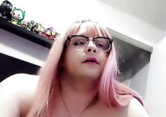 just a little touching and swing my little wang and my jiggly booty whilst hitting my vape let me know if u like and if your sexy weenies shoot warm c