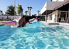 Pool Float Bang & Underwater Stretch – Pinkinfanity & Thor Johnson