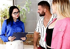 Jessie Ames and Tina Snows are fucking with a shared boyfriend