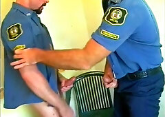 Policemen luvs to share their taut bum-crevasses
