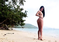 Gorgeous teen showing off sexy body in nude poses outdoors