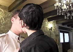 Uber-Cute twunk Aaron Aurora lures his waiter Tyler James