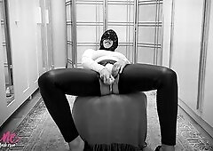 This CFNM scene begins off with Arlene rubbing her body and titties wearing constricted leather legging panties and a sheer nylon top, then this babe 