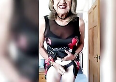 Kazzie in the bedroom