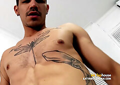 Hot gay dude goes solo with his big cock and has a messy cumshot