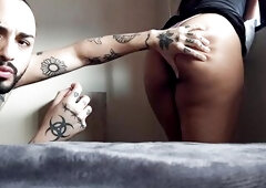 I arrived at the Airbnb and the hostess put me to the test!