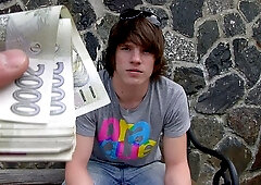 Amateur edgelord takes a huge facial after anal