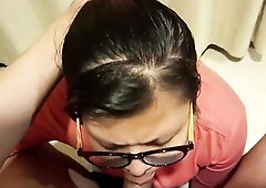 Madre soltera que conoci por facebook acepta venir a mi departamento y me saca toda mi leche y se lo traga