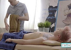 Slender Lad Oliver V Gets His Bootie Pulverized by Ultra-kinky Micheal P!