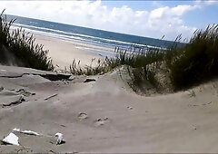 Exhibtionist jerking at the beach again 2