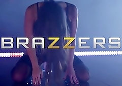 Brazzers - mommy got tits - Brandi Love Xander Corvus - Brandi Loves spandex