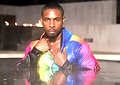 DeAngelo Jackson talks to the cam while skinny dipping