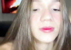 Nice-looking Colombian woman loves to bang hard on the sofa