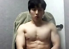 (3) This hot guy is Choi Chang Yub / Choi Chang Yeob?