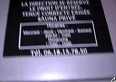 Caro, mother i'd like to fuck affam&eacute;e, invite ses fans au club pour un group-sex hard