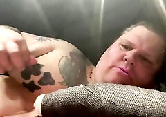 Broken pig twists teats