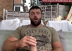 A cop from the U.S. jerks off in his yard