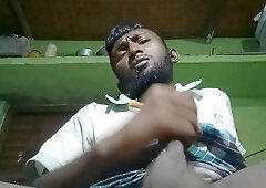 Indian guy enjoys steamy gay action in high-definition video