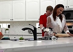 Dating My Moms Hot MILF Friend - Cassie Del Isla