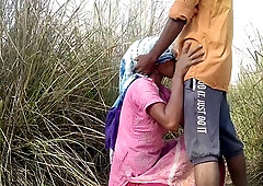 Husband Went With His Wife To Search For Wealth In The Forest, Wearing A Salwar Suit, The Husband Wa