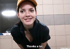 My dear public screwing lovers, this was a day I will always remember. I went to a car wash and was surprised by what I discovered there. Aneta, a ple