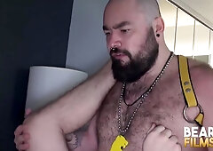 Bottom Gay Bear Raw Breed After Blowjob