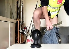 Inexperienced dude takes on extreme gape with massive insertions