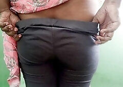 Married mallu aunty Laxi Ammu gets steamy with Jasmine in a home romance