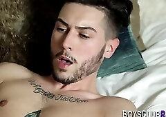 Well hung buff dude barebacks