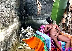 Slutty Amateur Ghetto Lovers outside with fingering and oral job