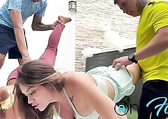 My ally Sara vlonde and I got some boyz in the gym and we sucked his knob ???? cum in the throat