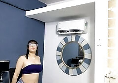 Sexy ally makes episode for her boss