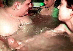 Sexy Jacuzzi Party: three Chaps and two Chicks with No Rules