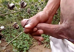 Monstrous Meatpipe Urinate and Pop-shot in Outdoor