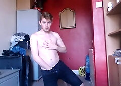 British stud Chase Parker explodes after riding his sex toy