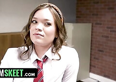 My Jock Was Hurting After Being Stuck Inside My Crush, So This babe and Our Teacher Let Me Screw 'em