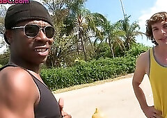 Nubian gay picked up n fucked outdoor by white top after BJ