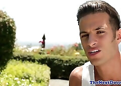 Ripped amateur solo hunk jerking his cock