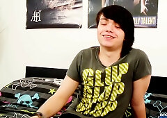 Infatuating Domino Harvey Taunts Us With His Solo Jerking