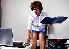 SESSRETARIO. Segretario Velma Dinkley. Velma Incantata. Scooby Doo. La segretaria prova i collant. I