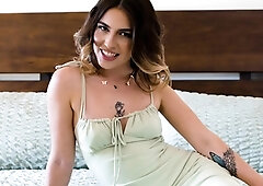 Chanel Camryn - Up Close With Chanel