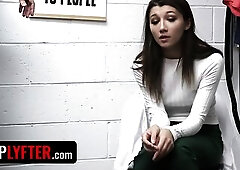 Shoplyfter -Hawt Thief Have To Submit To LP Officers Demands To Avoid Severe Jail Time