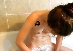 AMATEUR BRUNETTE TEEN NATURAL TIT CAUGHT MASTURBATINg CHEAT