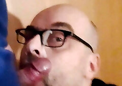 Swedish amateur receives huge facial cumshot while taking selfie